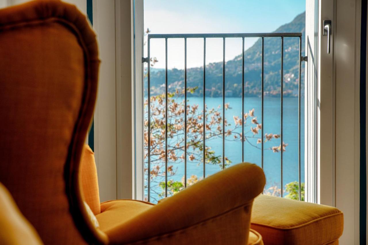 An Armchair On The Lake Blevio Luaran gambar